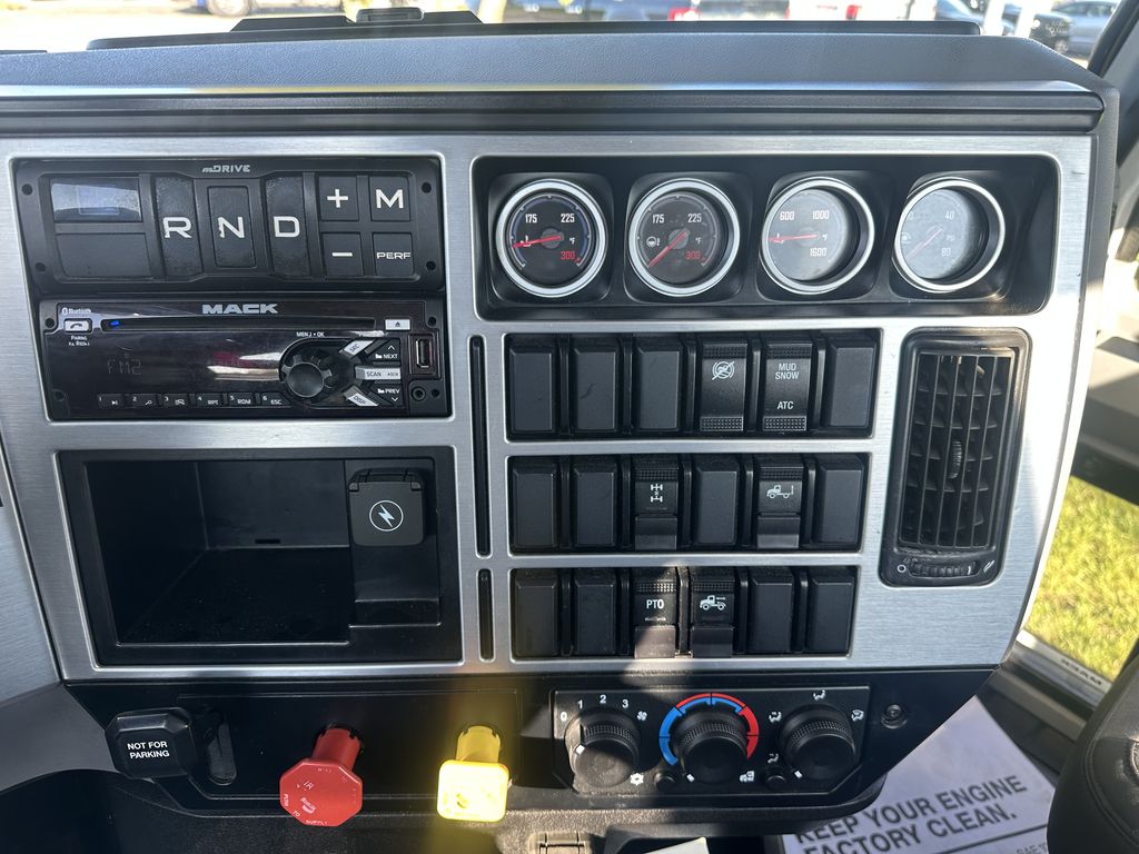Slide images of 2020 MACK AN64T