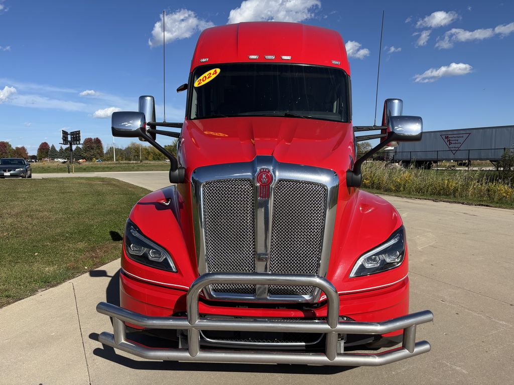 Slide images of 2024 KENWORTH T680