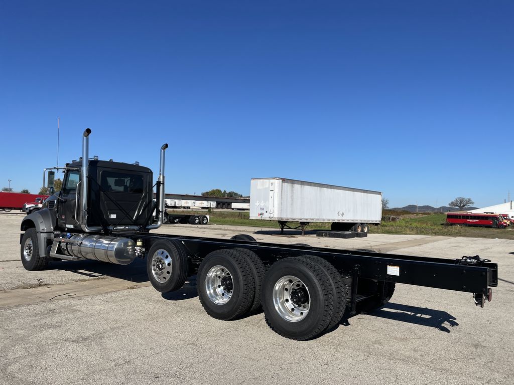 Slide images of 2027 MACK GR84F