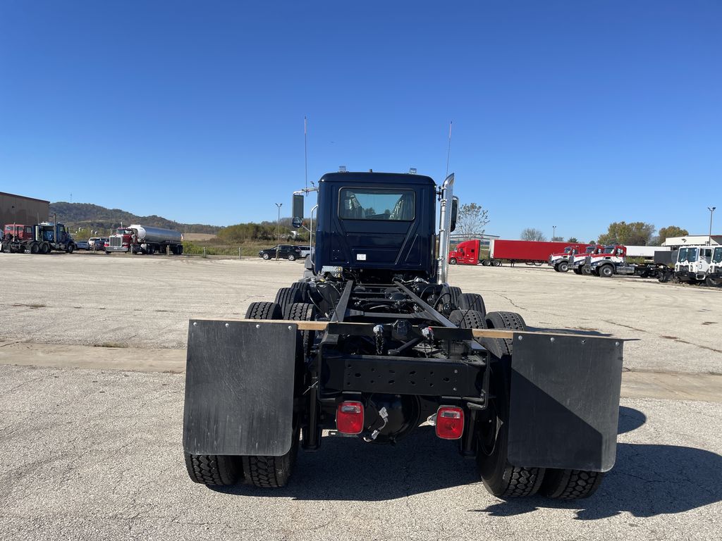 Slide images of 2027 MACK GR104B