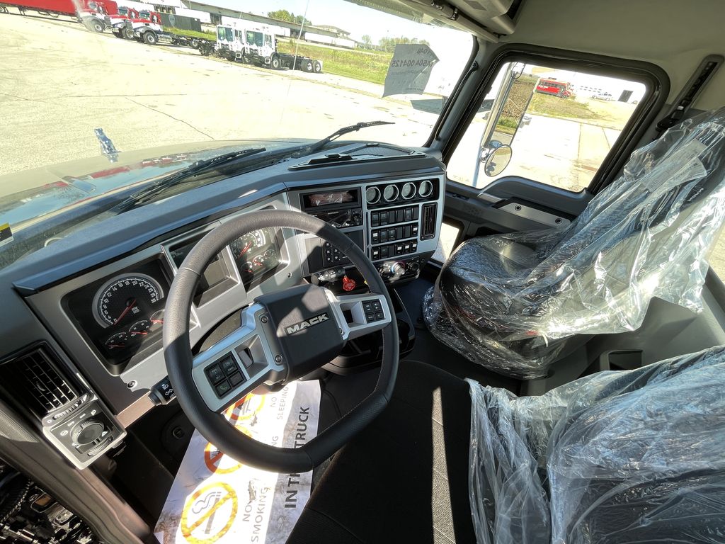 Slide images of 2027 MACK GR104B