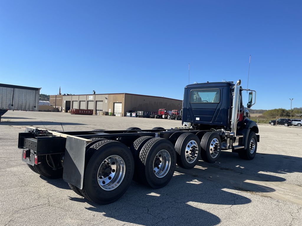 Slide images of 2027 MACK GR104B