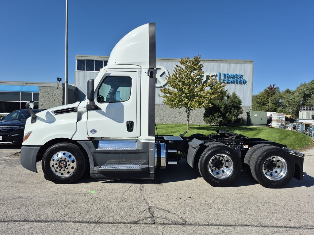 Slide images of 2022 FREIGHTLINER CASCADIA 126