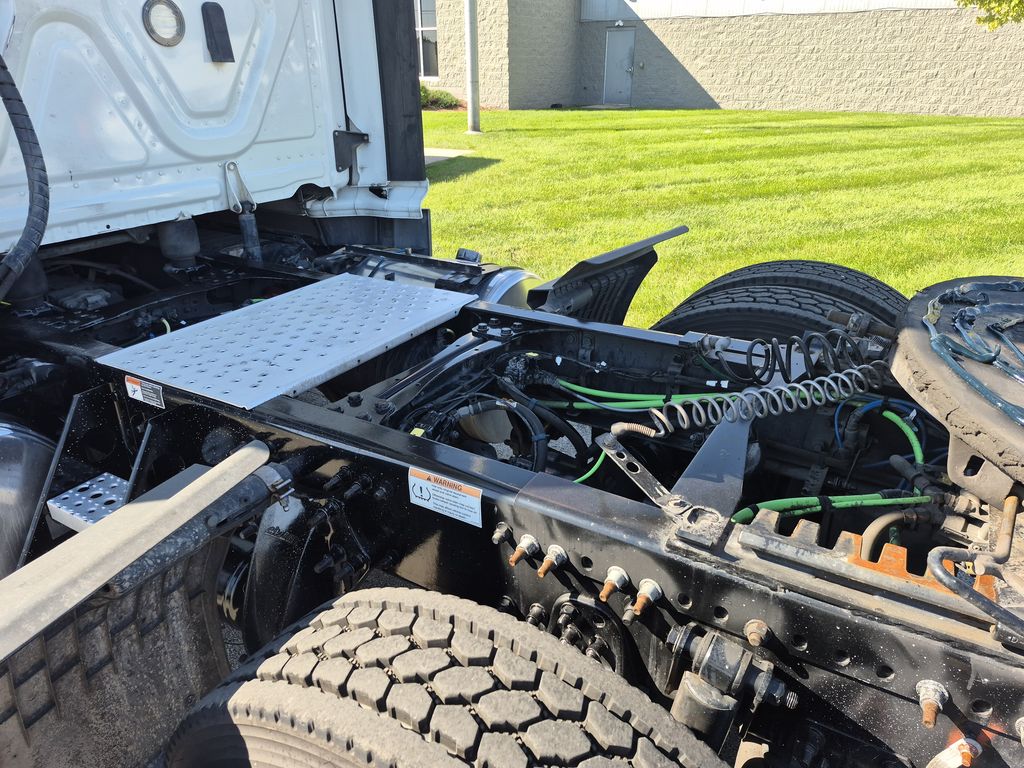 Slide images of 2022 FREIGHTLINER CASCADIA 126