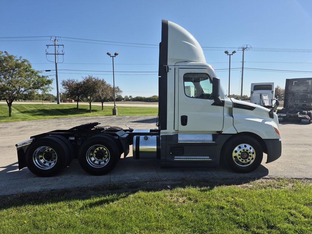 Slide images of 2022 FREIGHTLINER CASCADIA 126