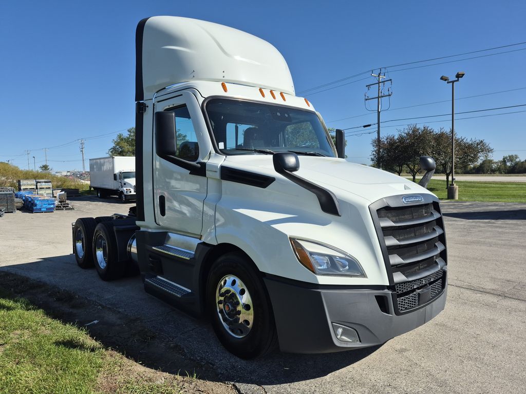Slide images of 2022 FREIGHTLINER CASCADIA 126