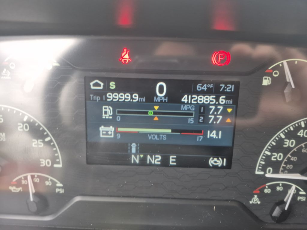 Slide images of 2020 VOLVO VNL64T760