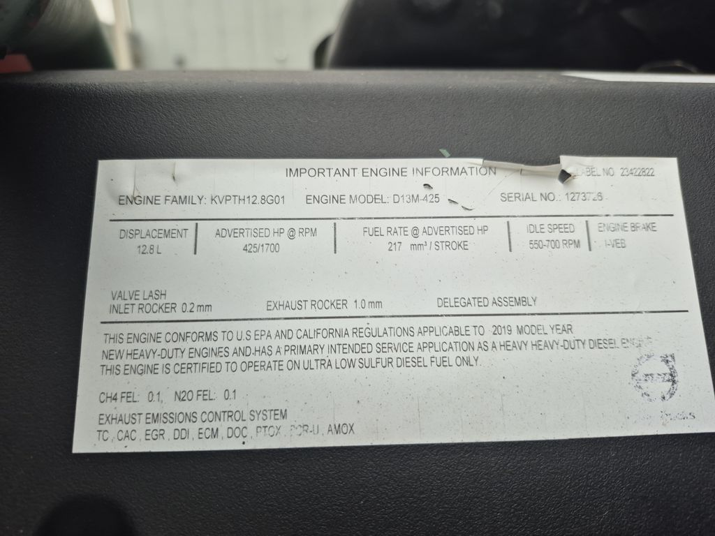 Slide images of 2020 VOLVO VNL64T760