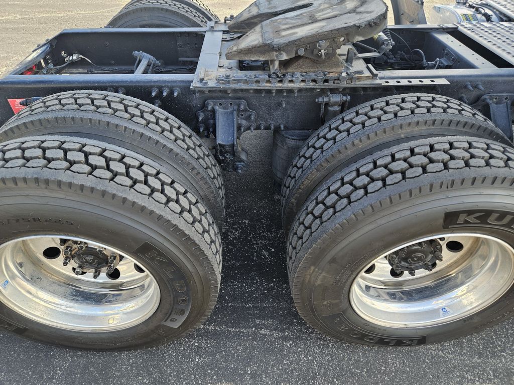 Slide images of 2024 VOLVO VNR64T300