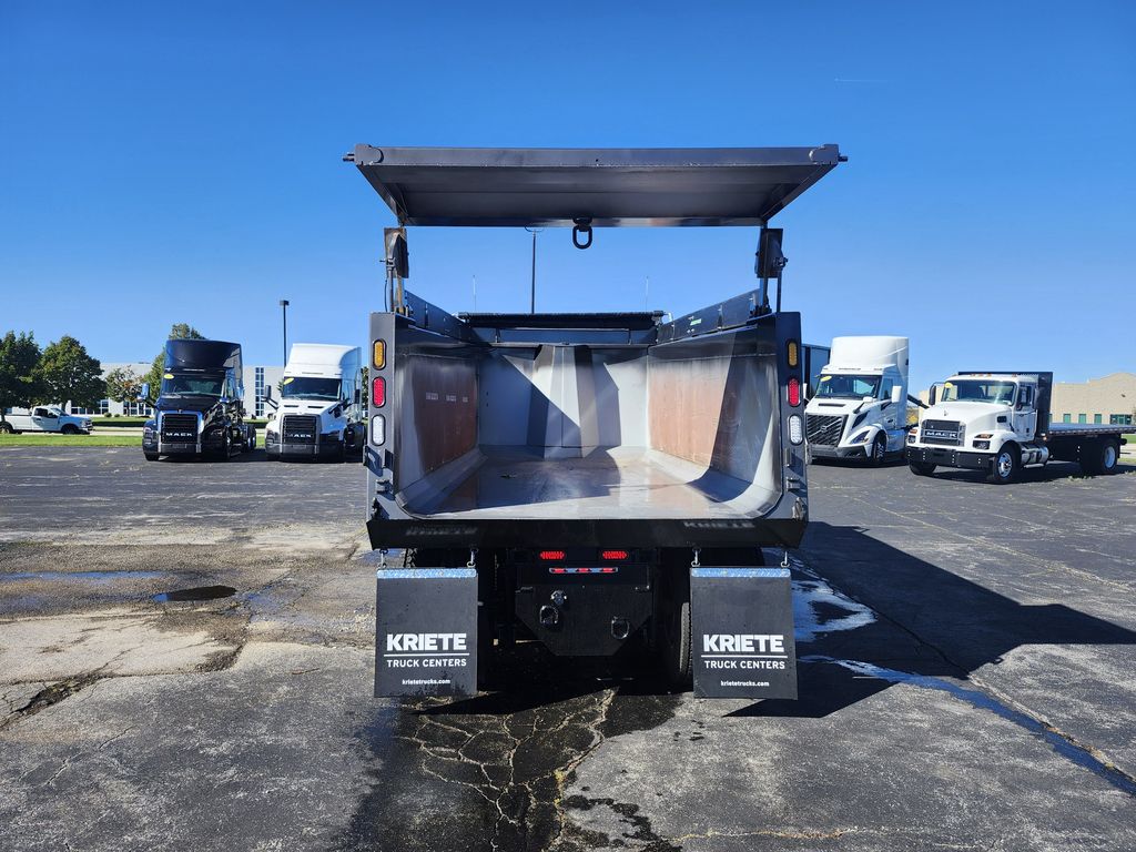 Slide images of 2027 MACK GR104B