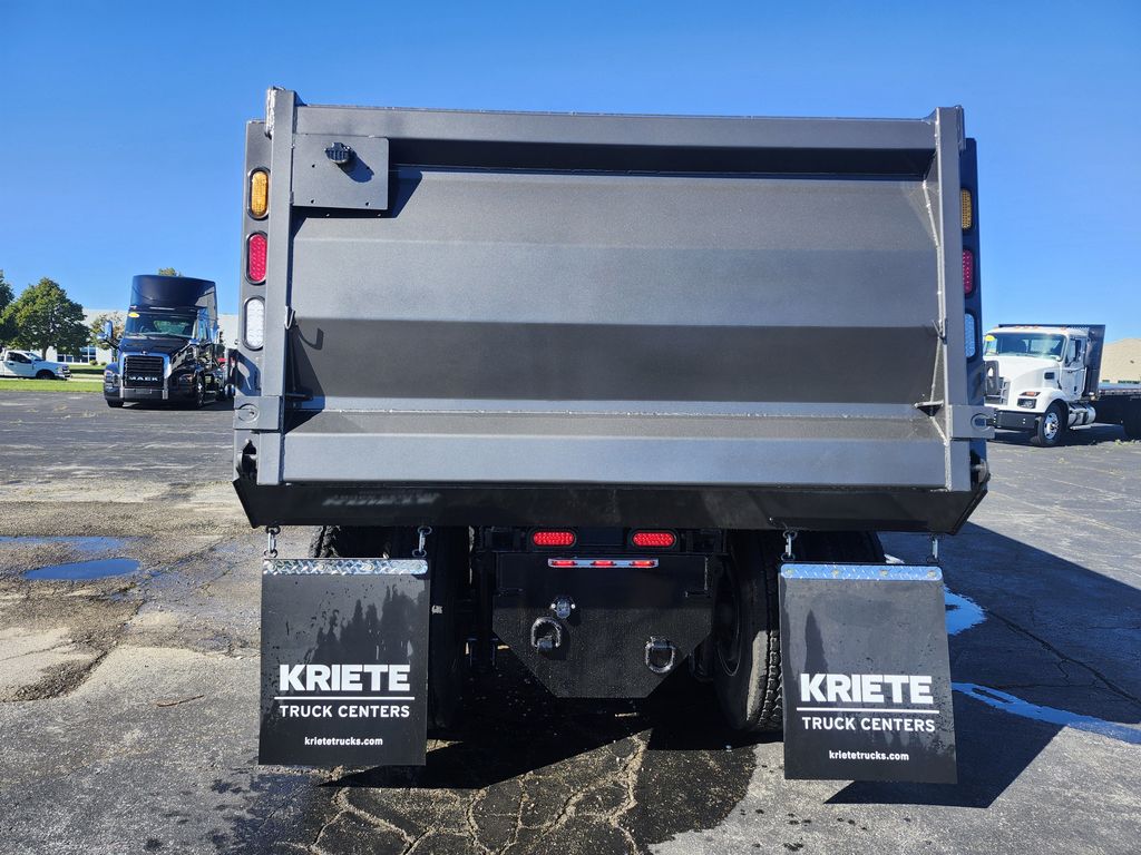 Slide images of 2027 MACK GR104B