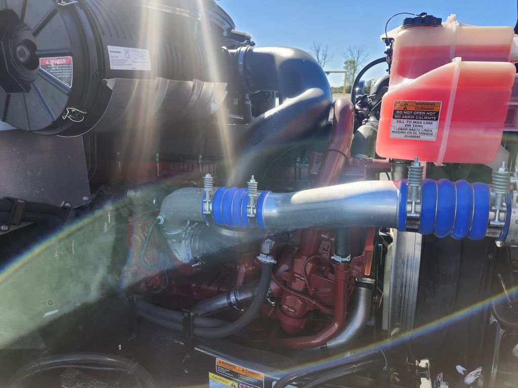 Slide images of 2027 MACK GR104B
