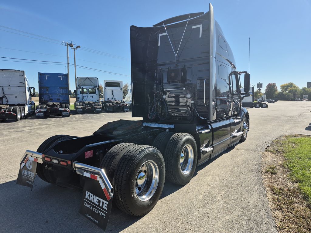 Slide images of 2024 VOLVO VNL64T760