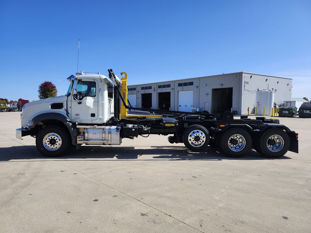 Slide images of 2027 MACK GR84B