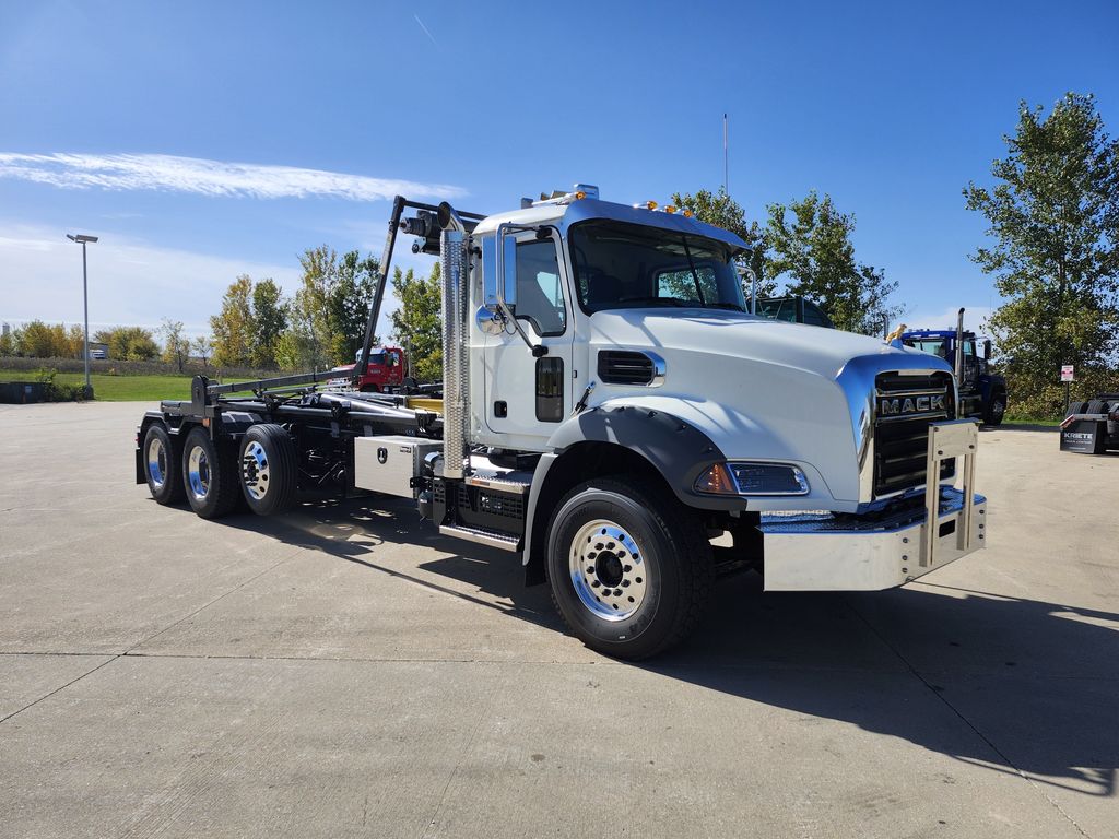 Slide images of 2027 MACK GR84B