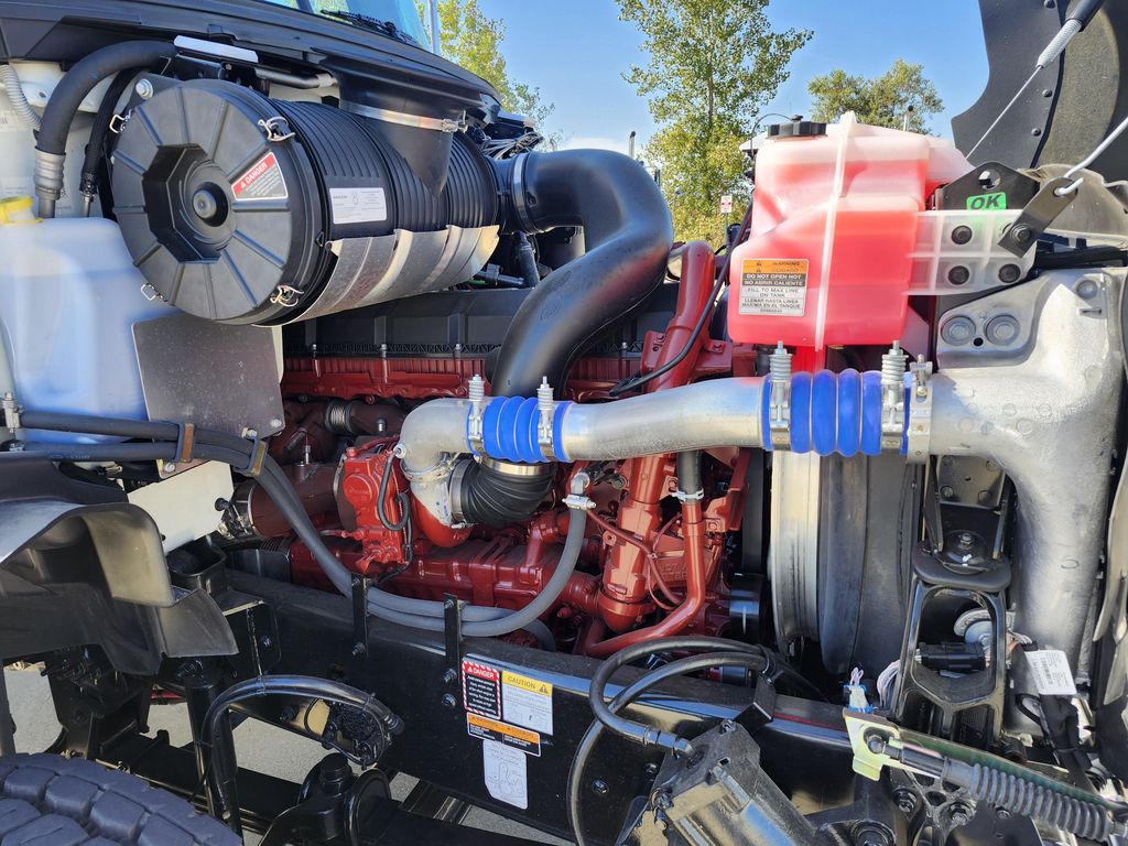Slide images of 2027 MACK GR84B