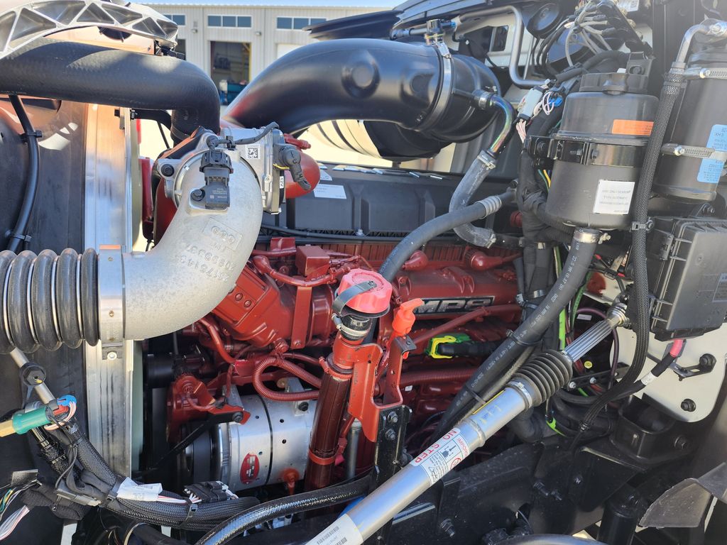 Slide images of 2027 MACK GR84B