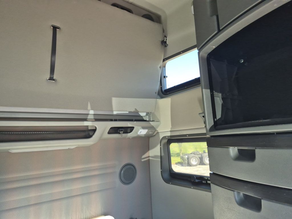 Slide images of 2024 VOLVO VNL64T860