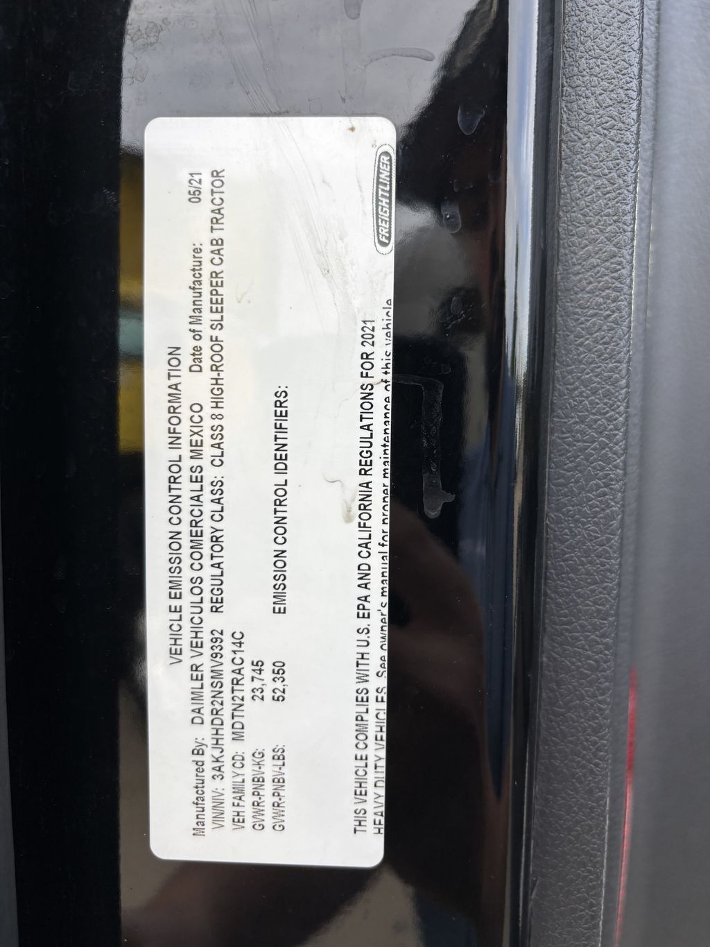Slide images of 2022 FREIGHTLINER CA126