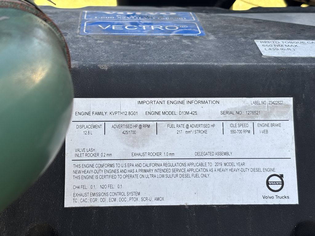 Slide images of 2020 VOLVO VNL64T760